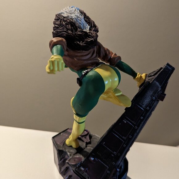 Rogue X-Men Statue Marvel Comics Creative License - Picture 2 of 3